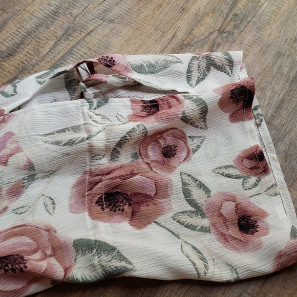 Bell sleeve blouse - Picture 3 of 8